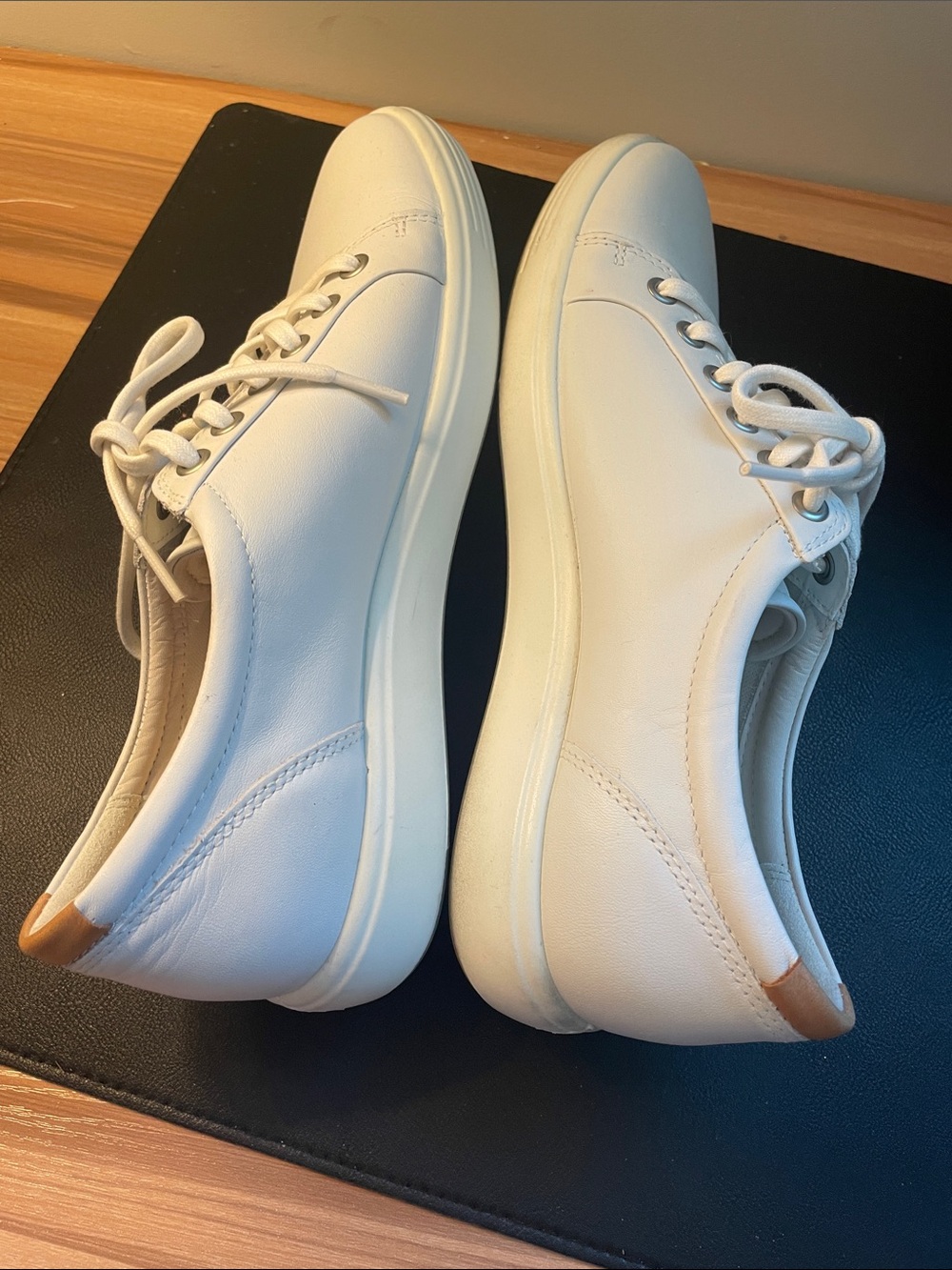 Ecco Soft 7 Shoes - Picture 5 of 9